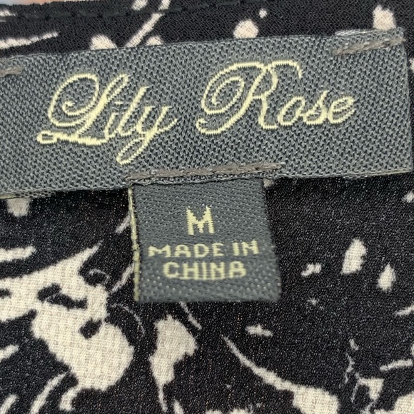 Ladies flowy top - Picture 3 of 3